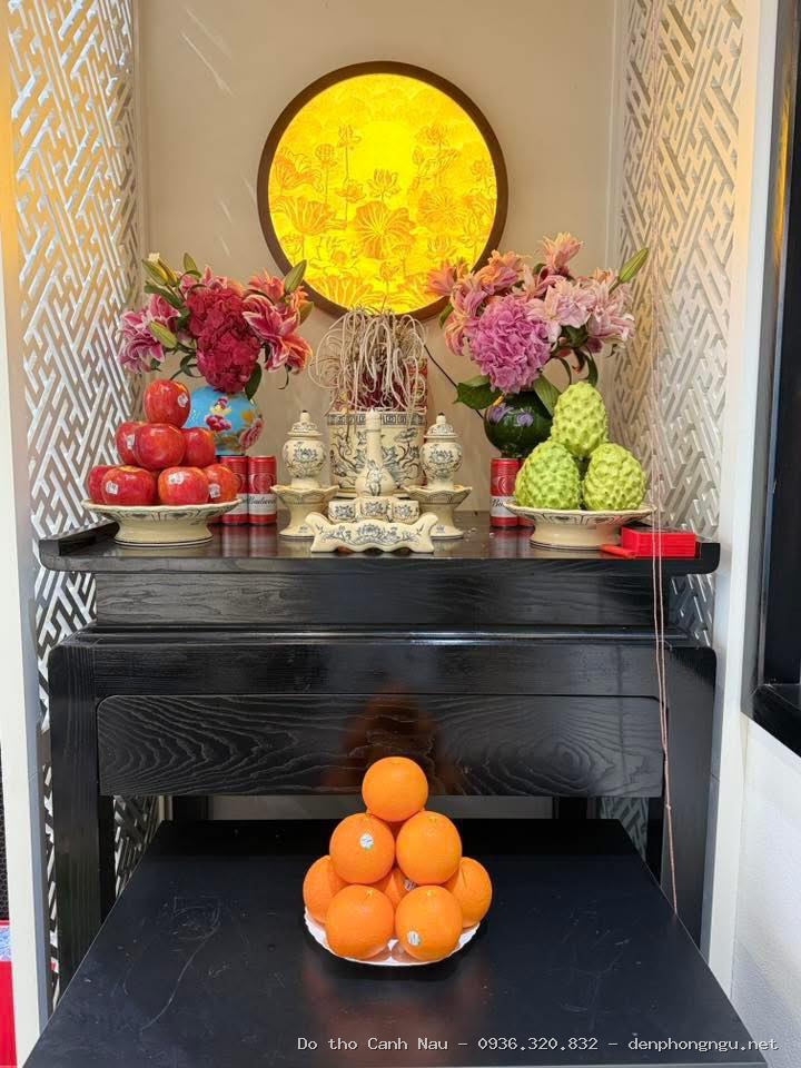 Bàn thờ đứng gỗ hương đá màu cánh gián mẫu sen tứ quý đục nền - Bàn Thờ Chung Cư